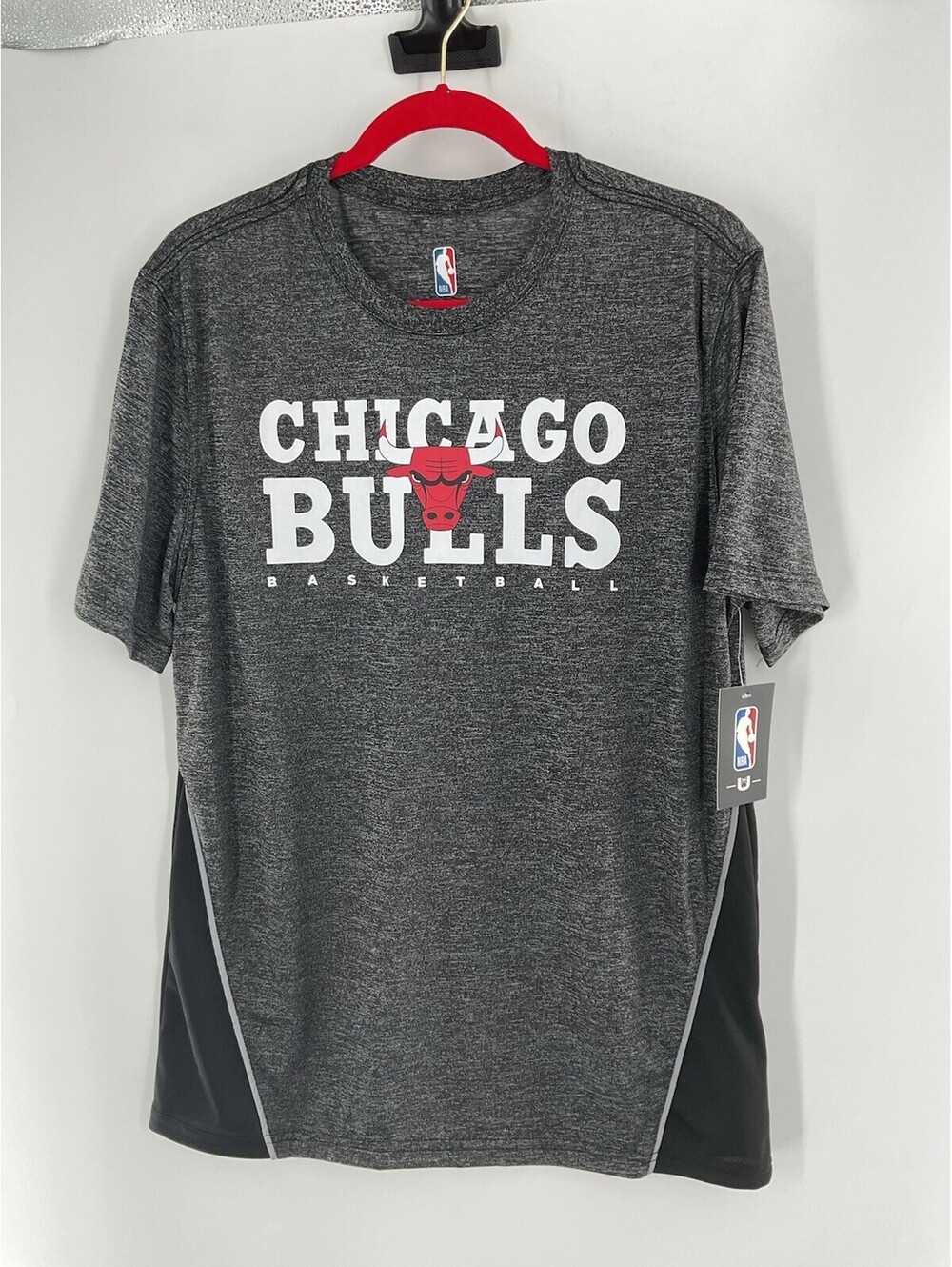 Nba Chicago Bulls Basketball T-Shirt Size Large NWT Gray 146